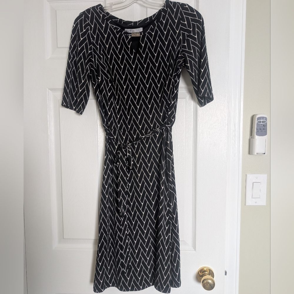 Cleo Black and White Patterned Dress Sz 6